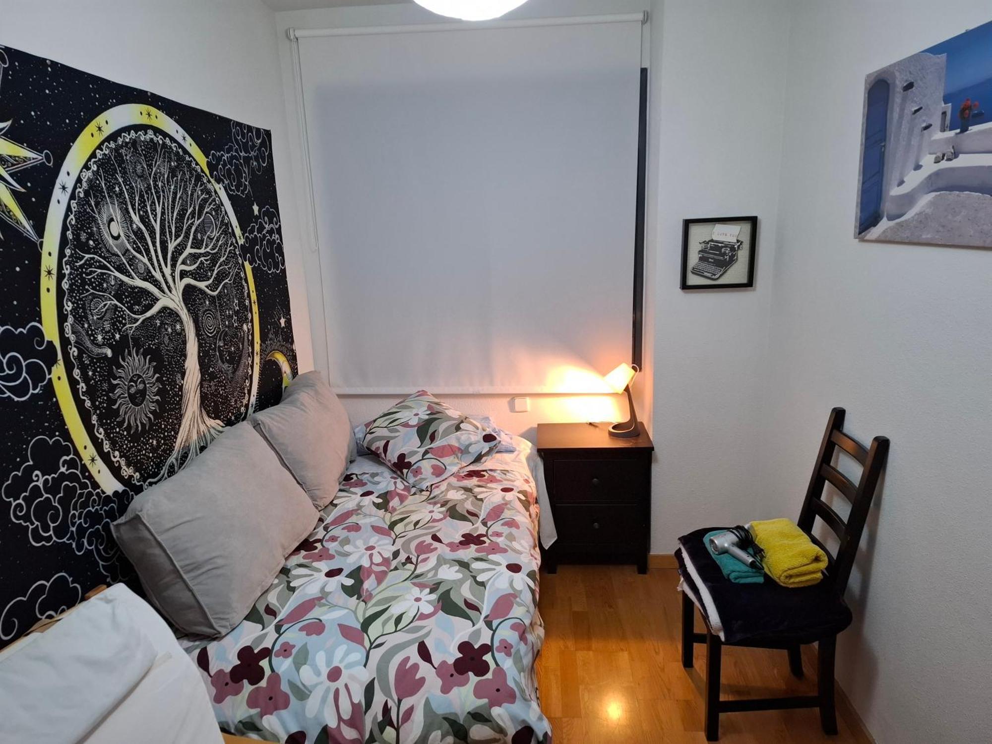Homestay Individuales Madrid: Tranquil Airport Retreat San Sebastian de los Reyes