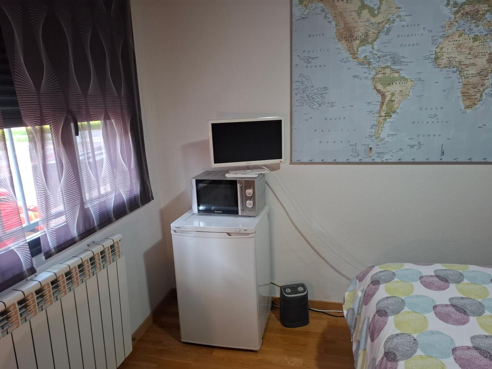 Individuales Madrid: Tranquil Airport Retreat Homestay San Sebastian de los Reyes