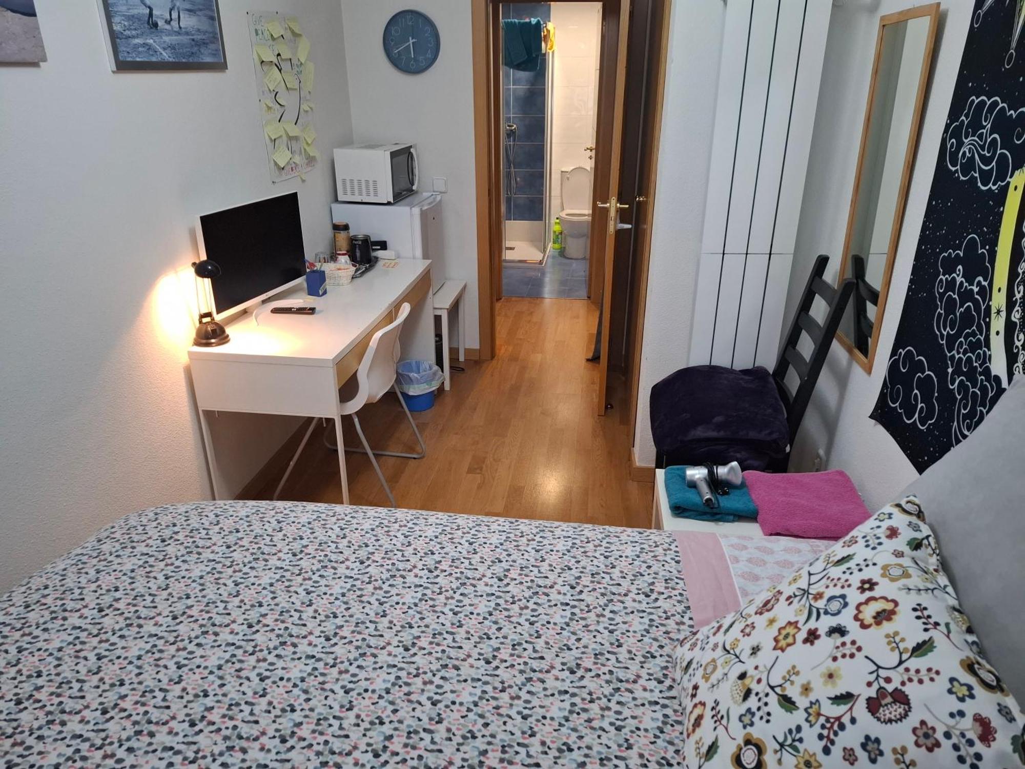 Individuales Madrid: Tranquil Airport Retreat * San Sebastian de los Reyes